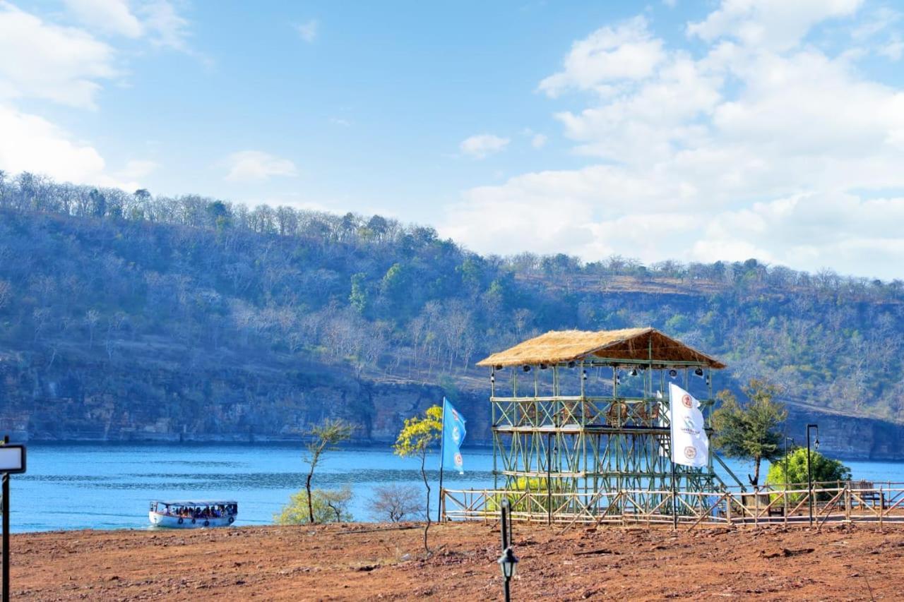 מלון Gurla Gandhisagar Forest Retreat מראה חיצוני תמונה