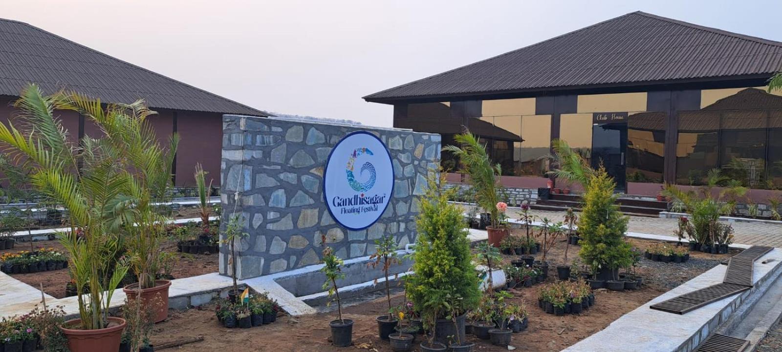 מלון Gurla Gandhisagar Forest Retreat מראה חיצוני תמונה